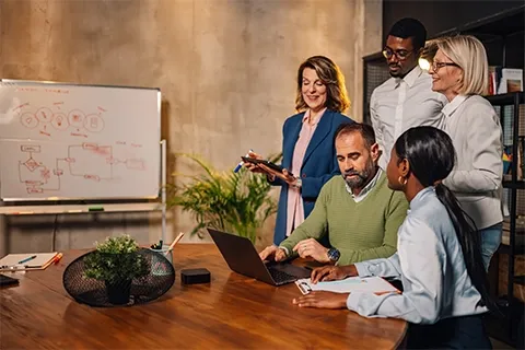 Grupo De Trabajo En Sala De Reuniones